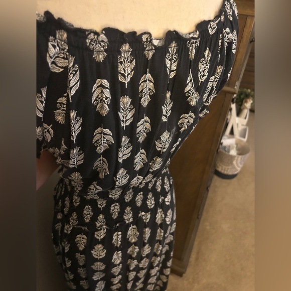 Old Navy Elegant Black and White Leaf Print Dress - Picture 4 of 6